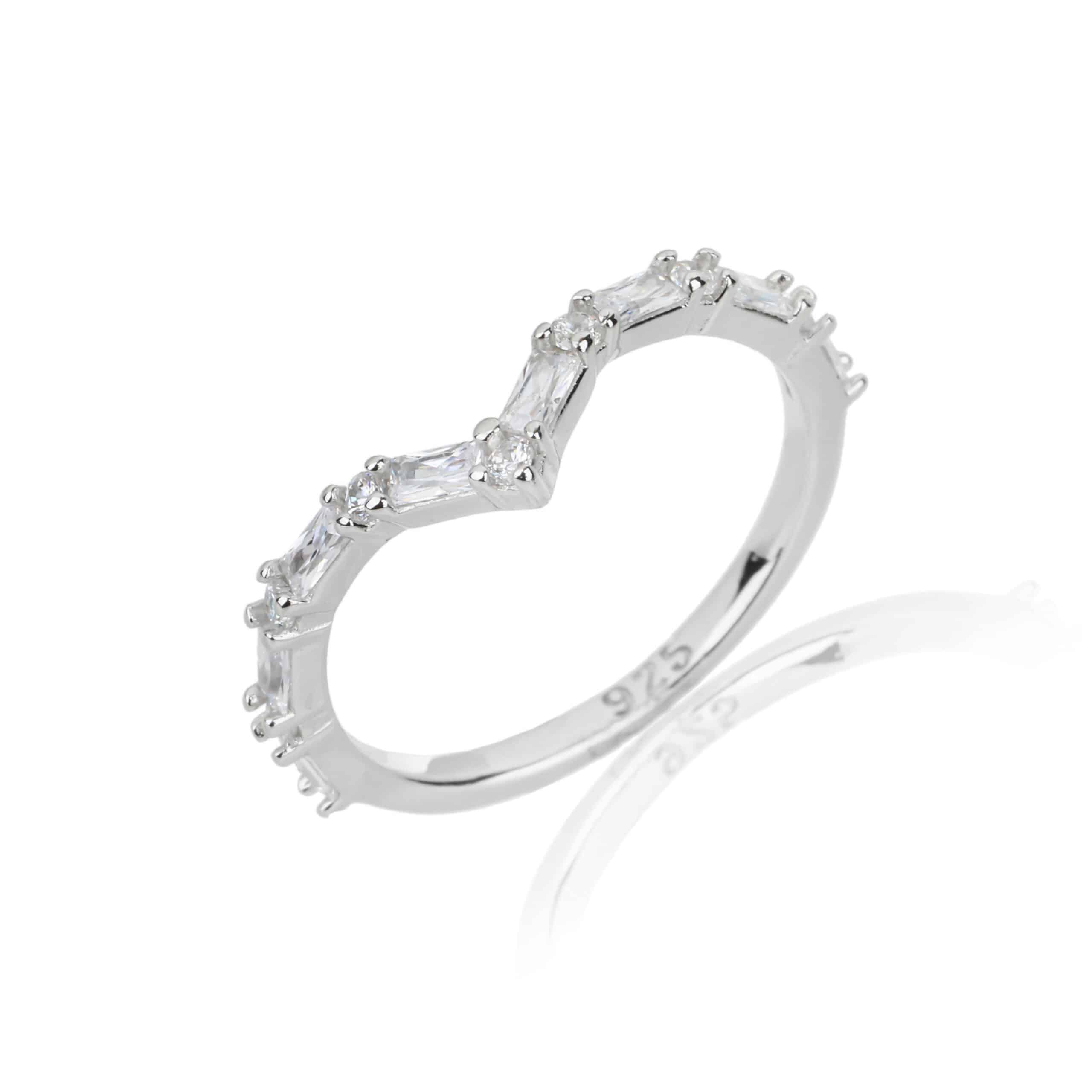 טבעת כסף בעיצוב קלאסי ועדין – תמונה 2